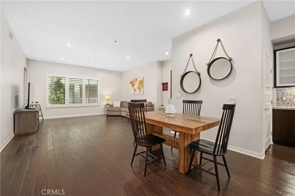 21 Gramercy 202, Irvine