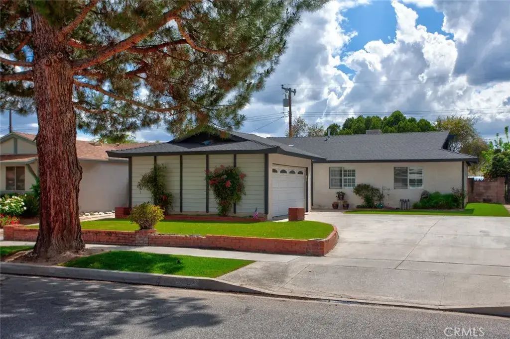 27431 Arriola Avenue, Saugus