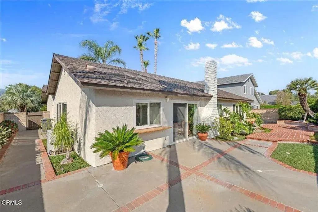 25530 Meadow Mont Street, Valencia