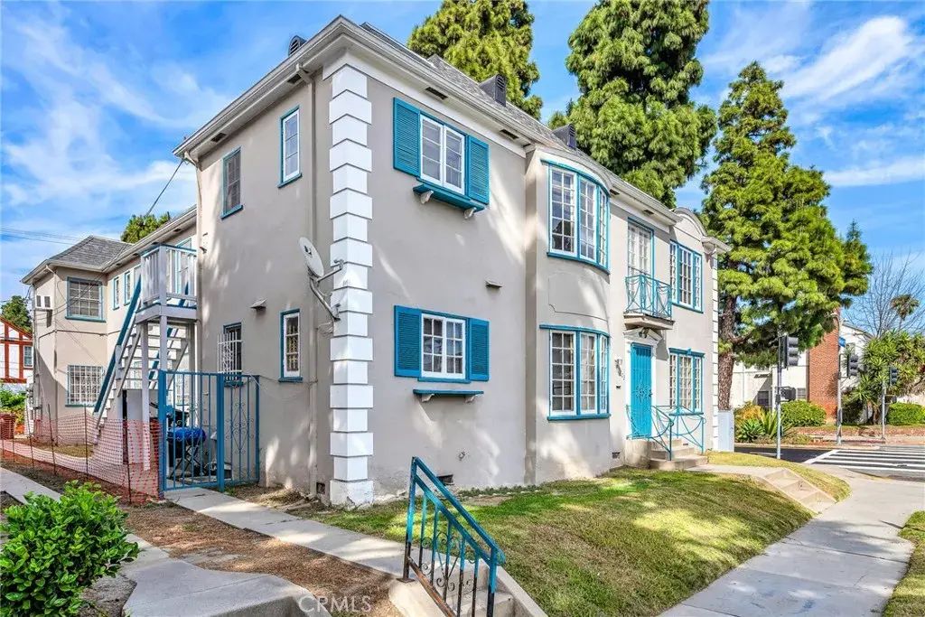 3403 Stocker, Los Angeles