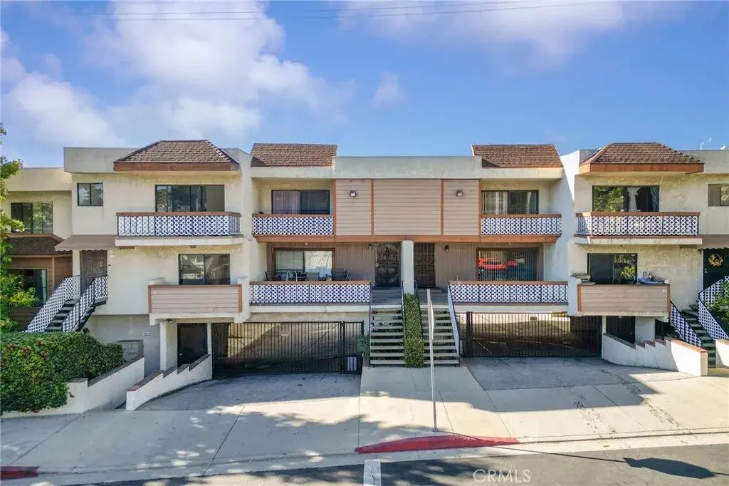 10219 Pinewood 2, Tujunga