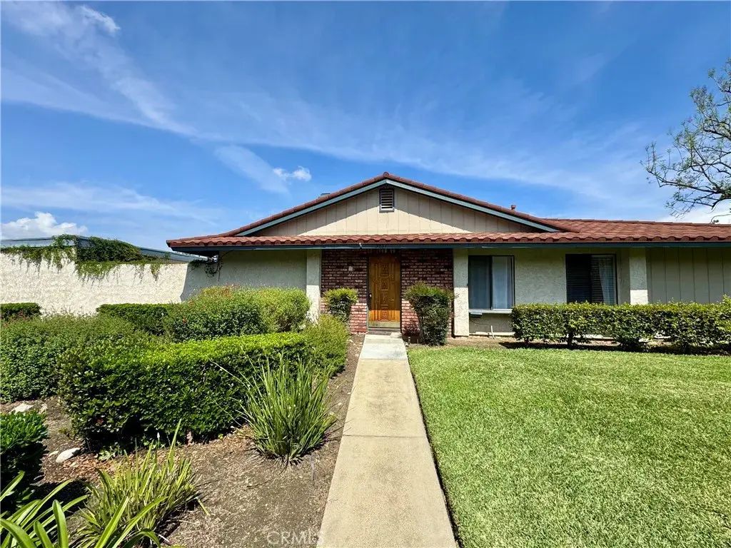 9837 Vail, Montclair
