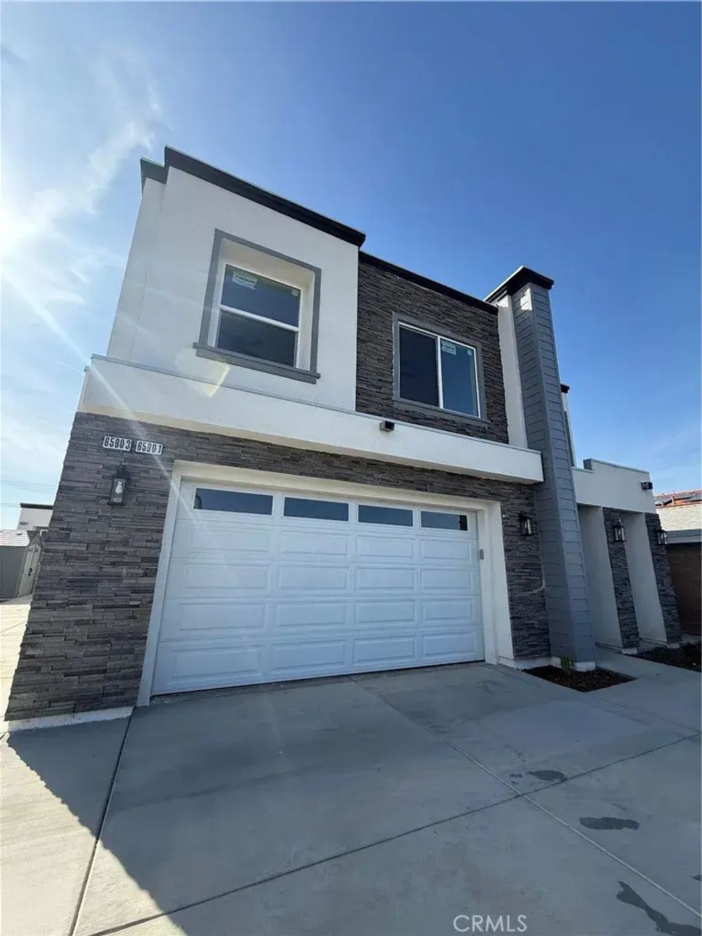 6590 Almeria, Fontana