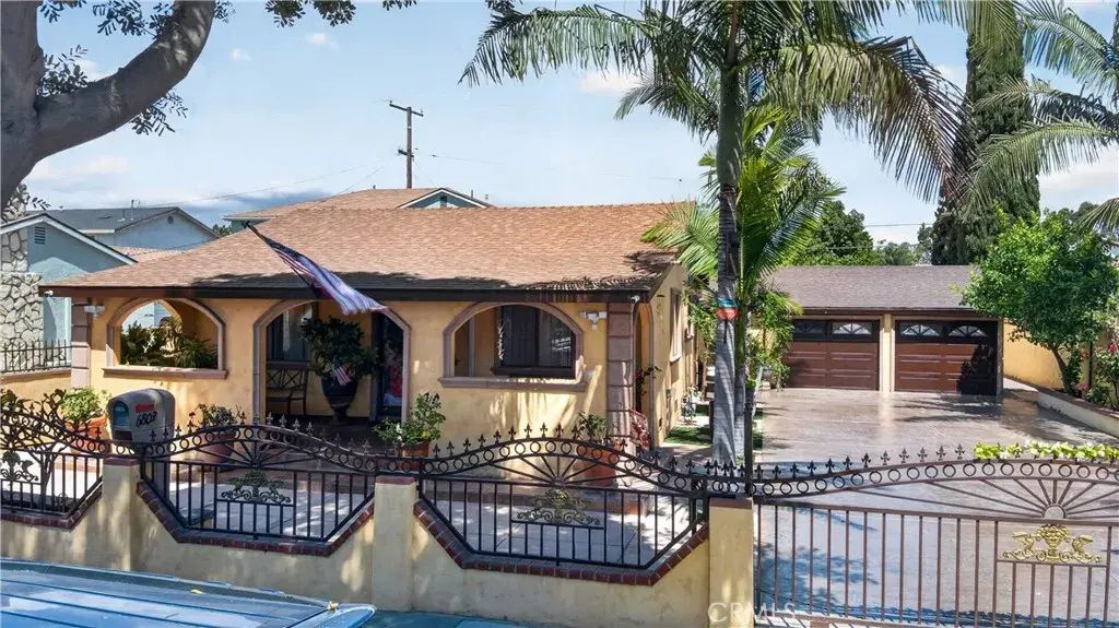 6803 Marcelle Street, Paramount