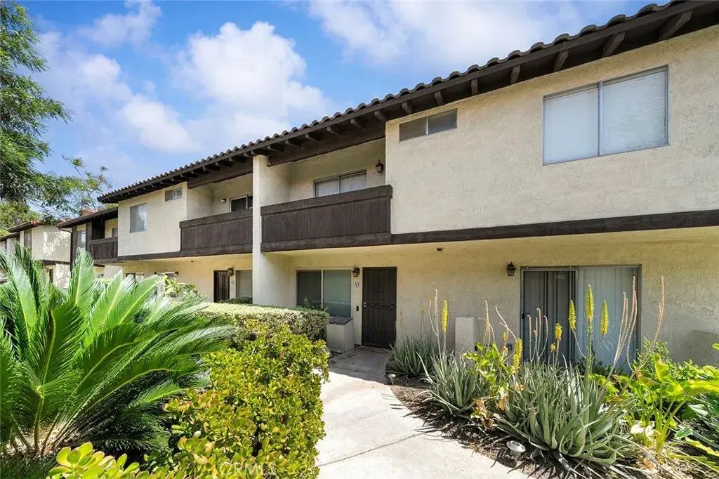 1077 Santo Antonio 47, Colton