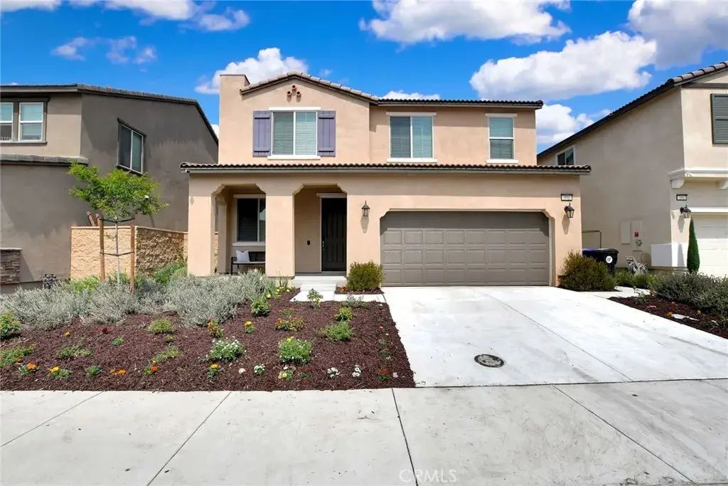 352 Lilly, Rialto