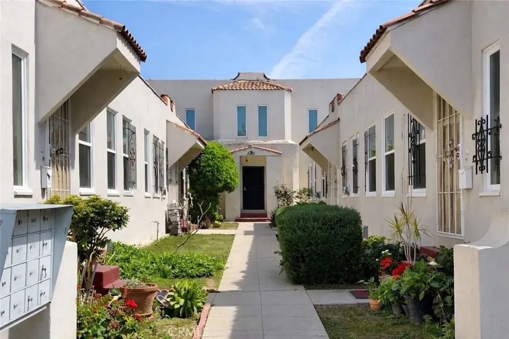 1246 N Kenmore Ave, Los Angeles