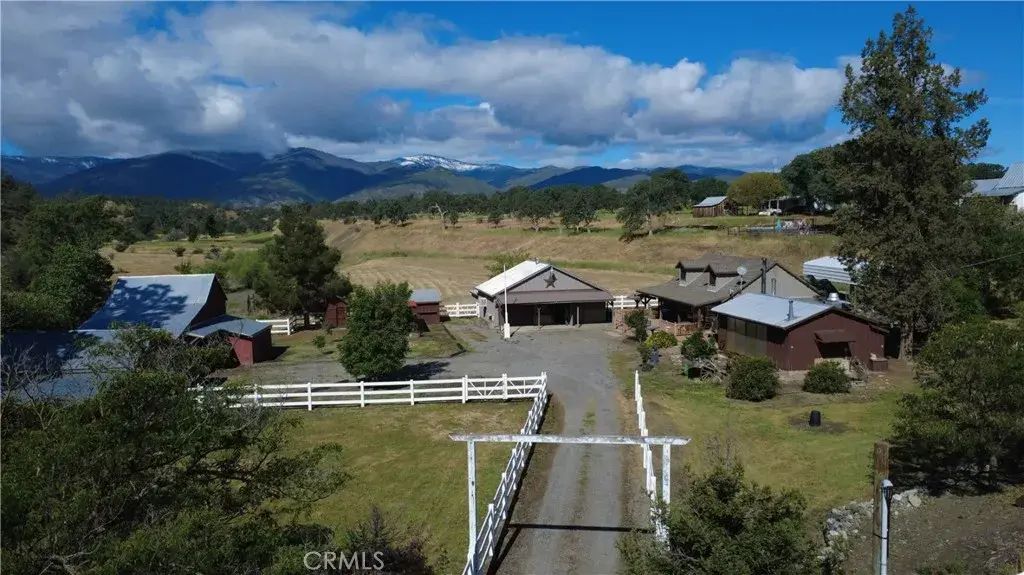355 Main Street, Elk Creek
