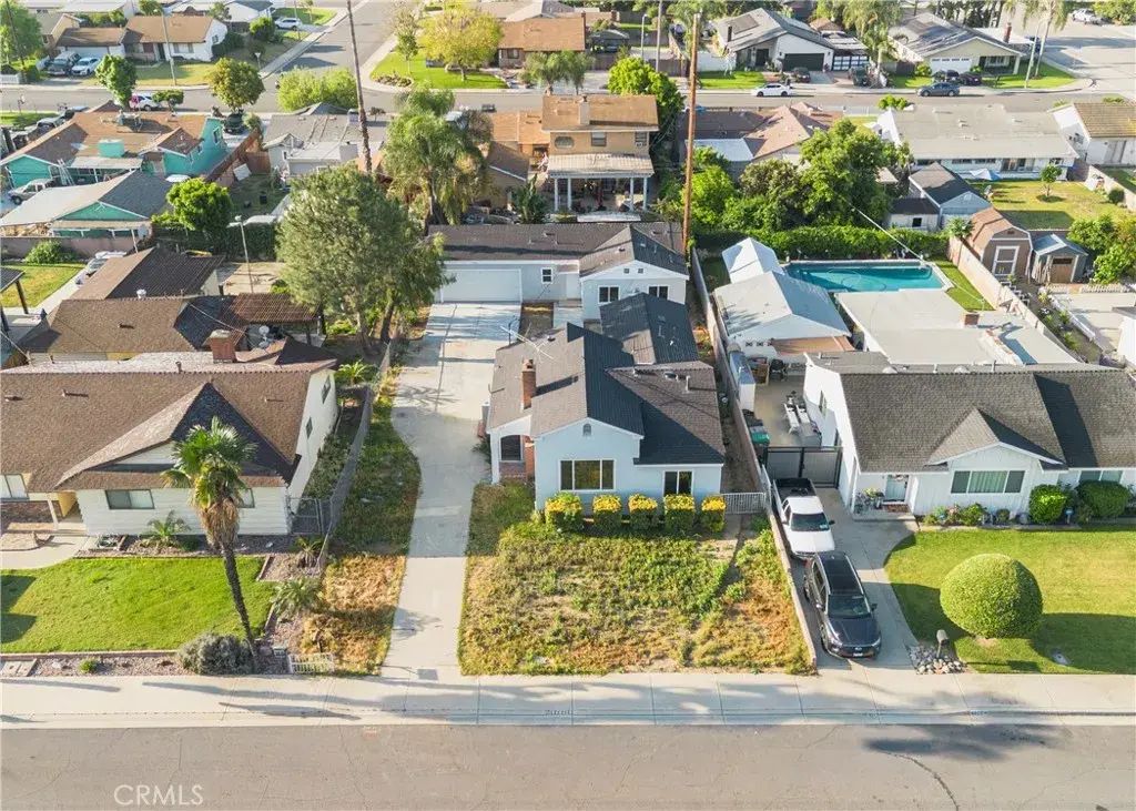 4937 Taft Street Main House, Chino