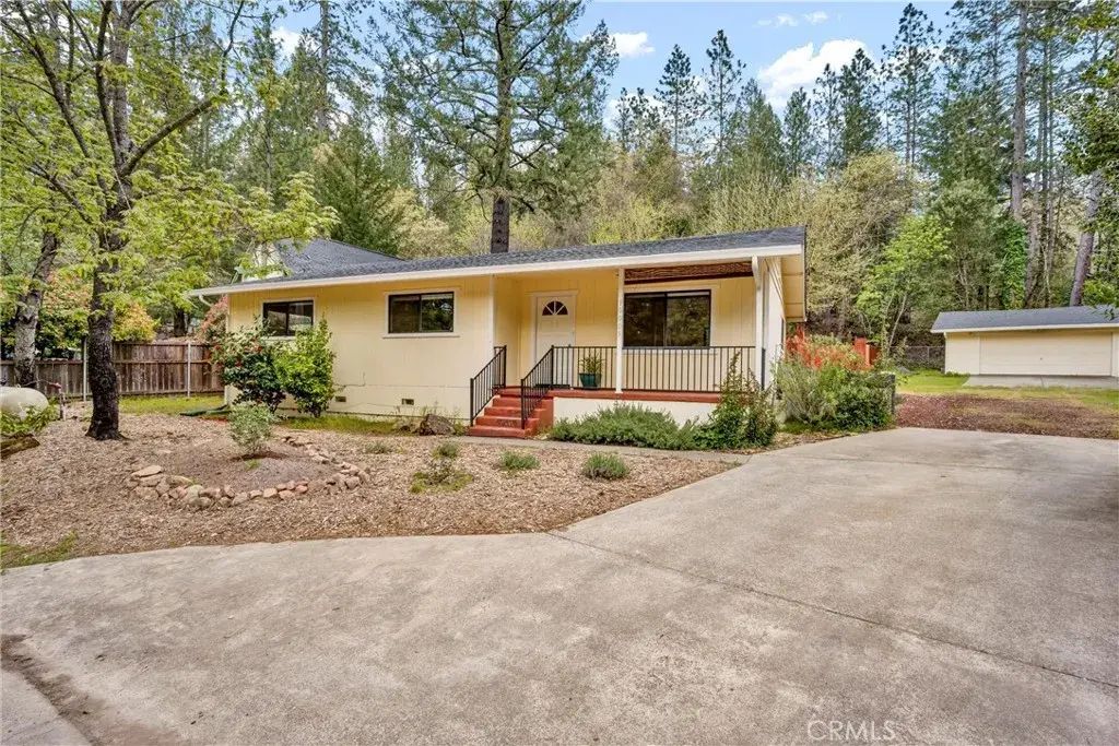 10005 Meadow Drive, Cobb
