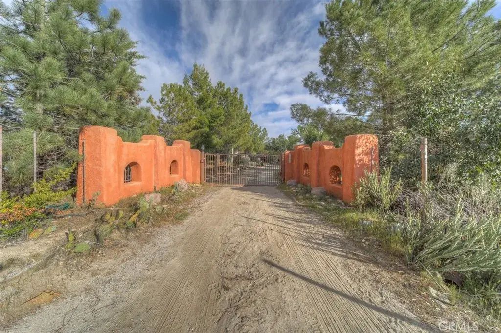 37440 Old Forest, Anza