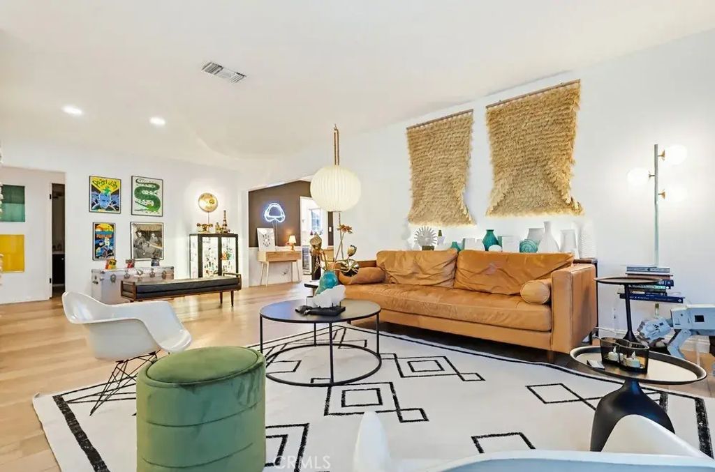 2713 Flangel, Lakewood