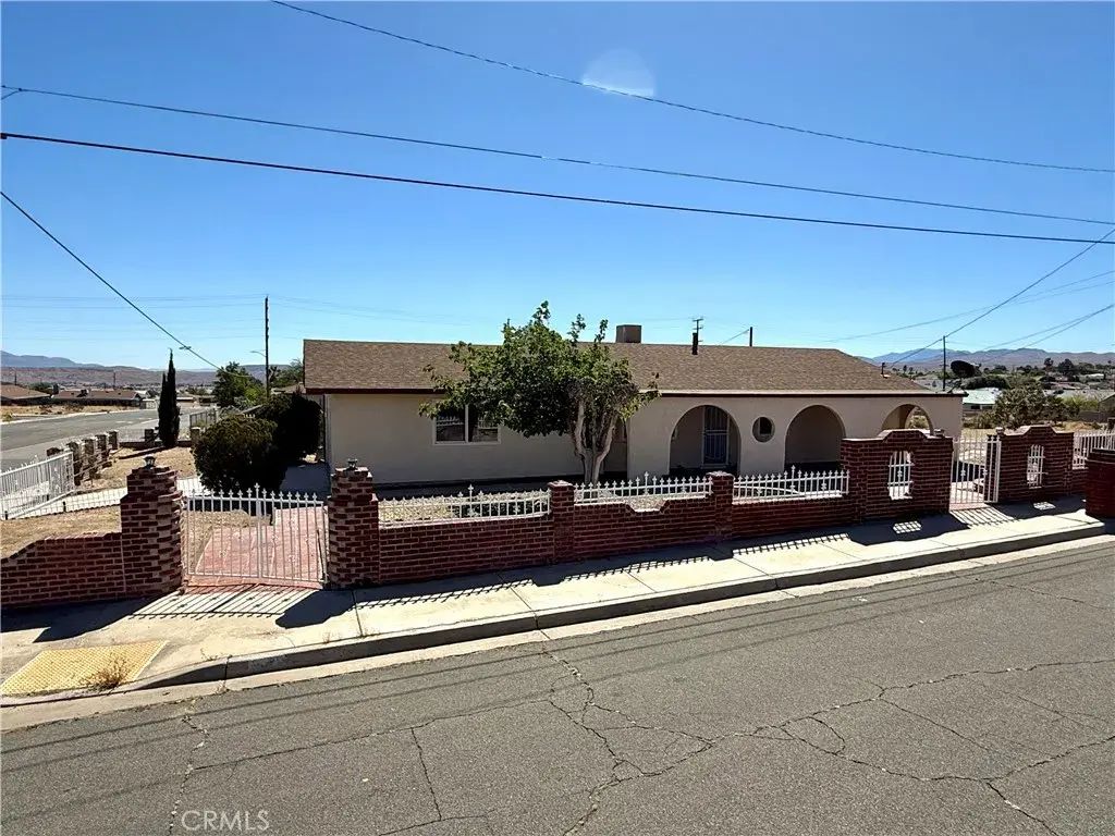 1011 Manzanita, Barstow