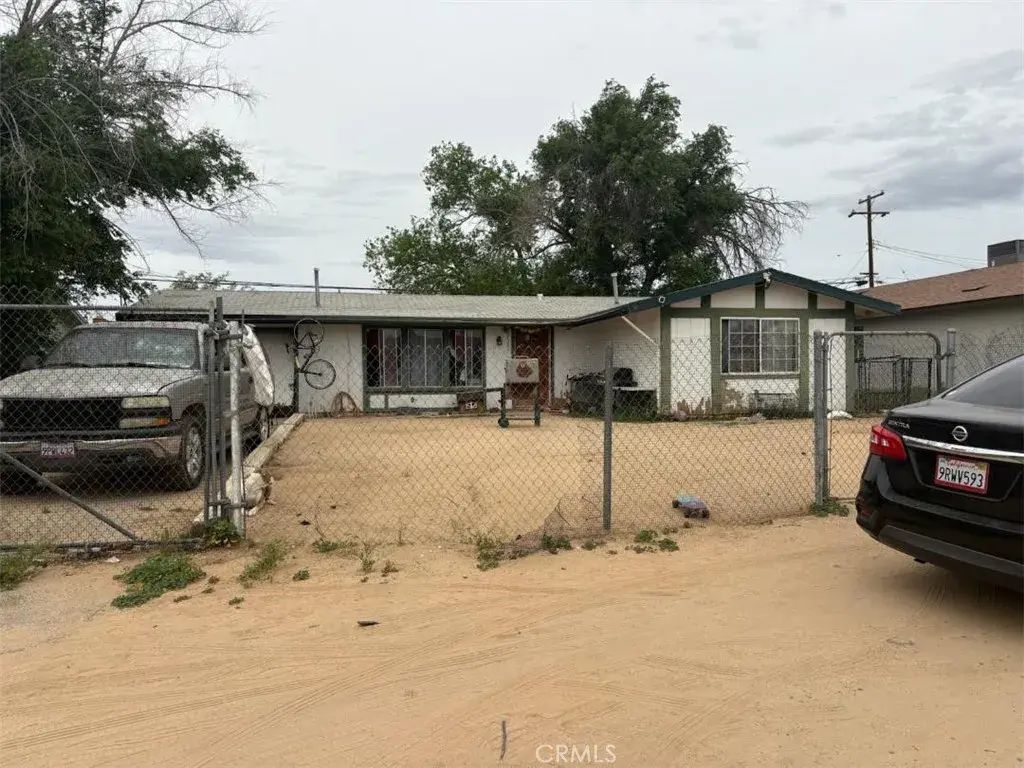 21207 Kenniston, California City