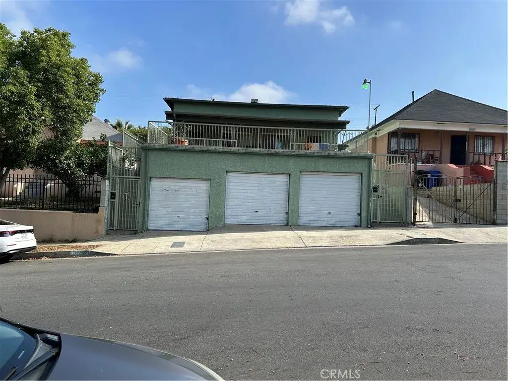 3025 Fairmount, Los Angeles