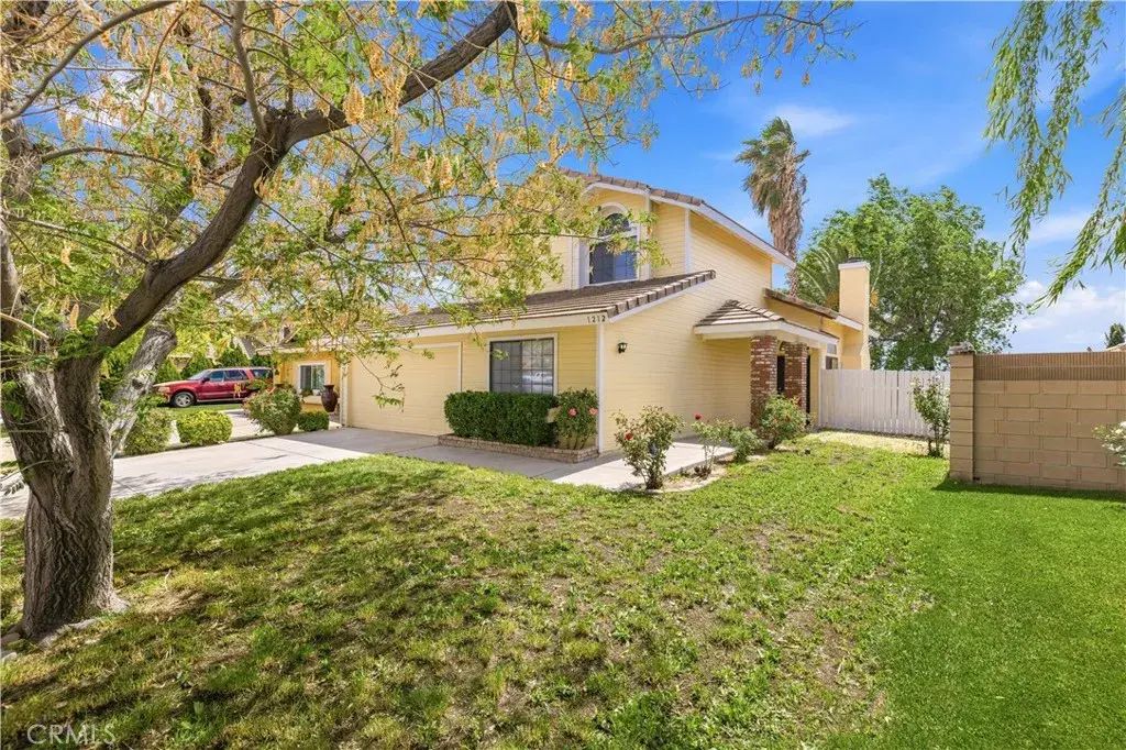 1212 W Ave H4, Lancaster