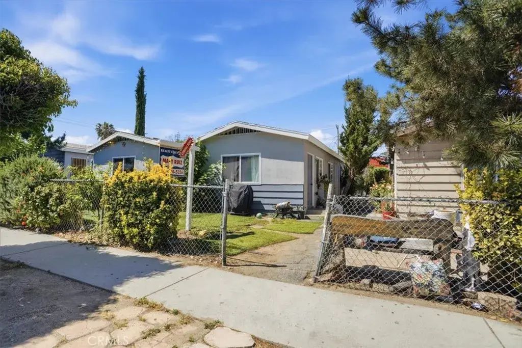24047 Arch Street, Newhall