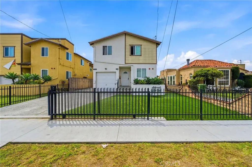 210 W. 105th Street, Los Angeles