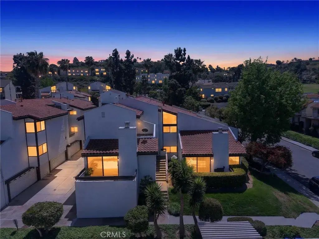 7526 Jerez Court 4, Carlsbad