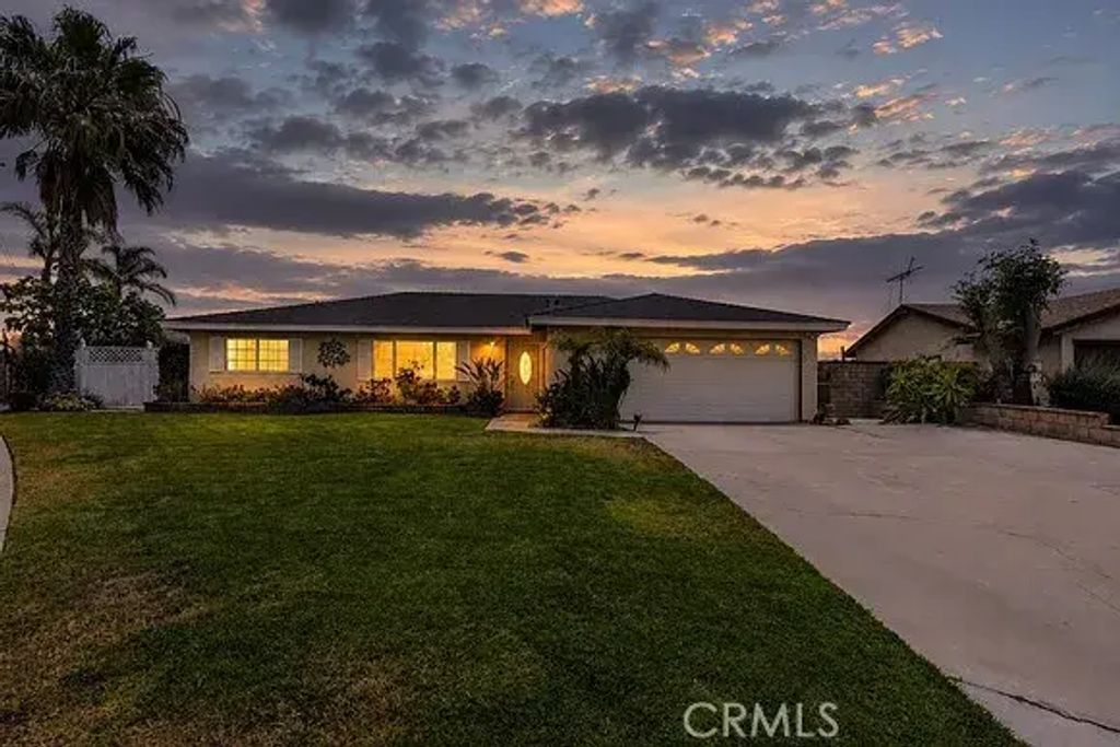 16340 Fontlee, Fontana