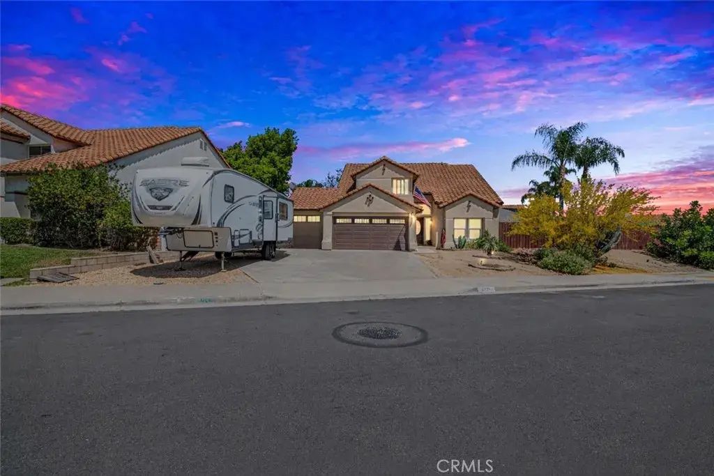8774 Morninglight, Riverside