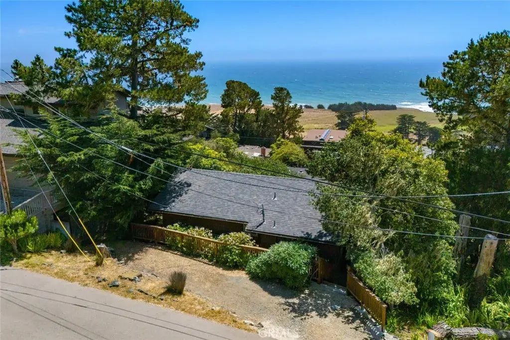 1799 Saint Thomas Avenue, Cambria