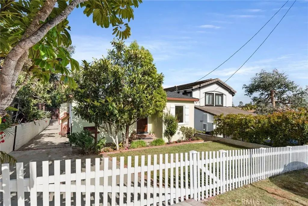 2616 N Poinsettia, Manhattan Beach