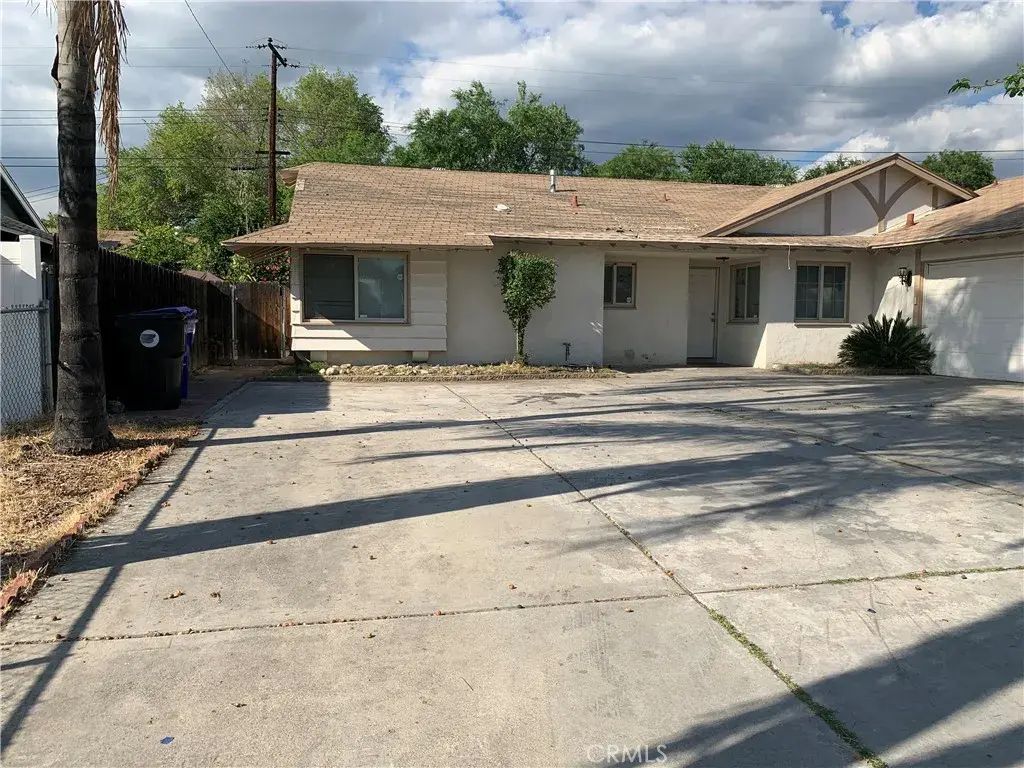 2282 E 17th, San Bernardino