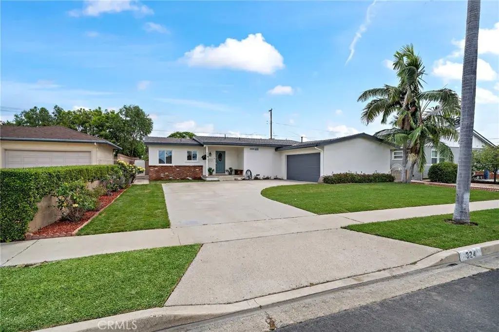 324 Sequoia, Brea