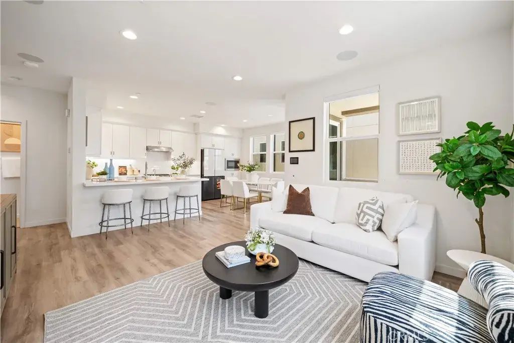 116 Tenor, Irvine