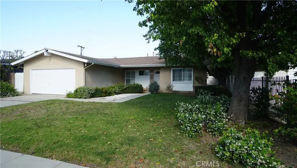 10538 Gerald, Granada Hills