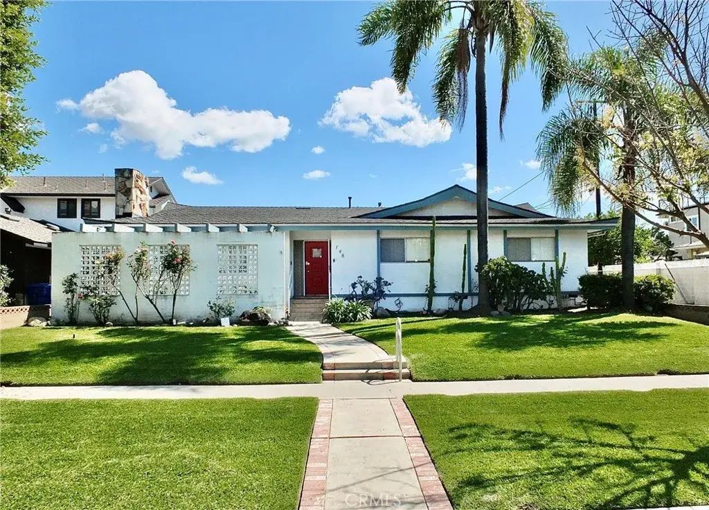 148 E 36th Street, Long Beach