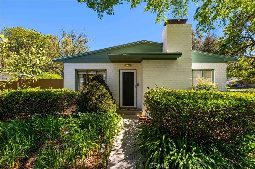 5528 Village Green, Los Angeles