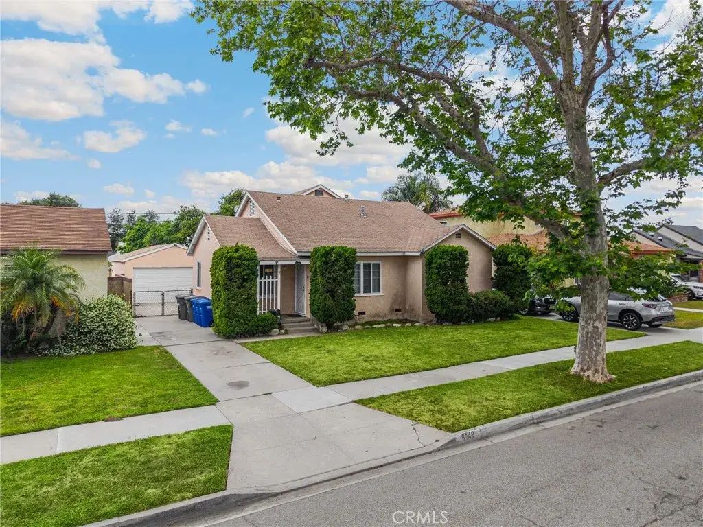 6149 Blackthorne, Lakewood