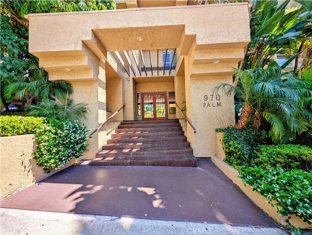 970 Palm Avenue 215, West Hollywood