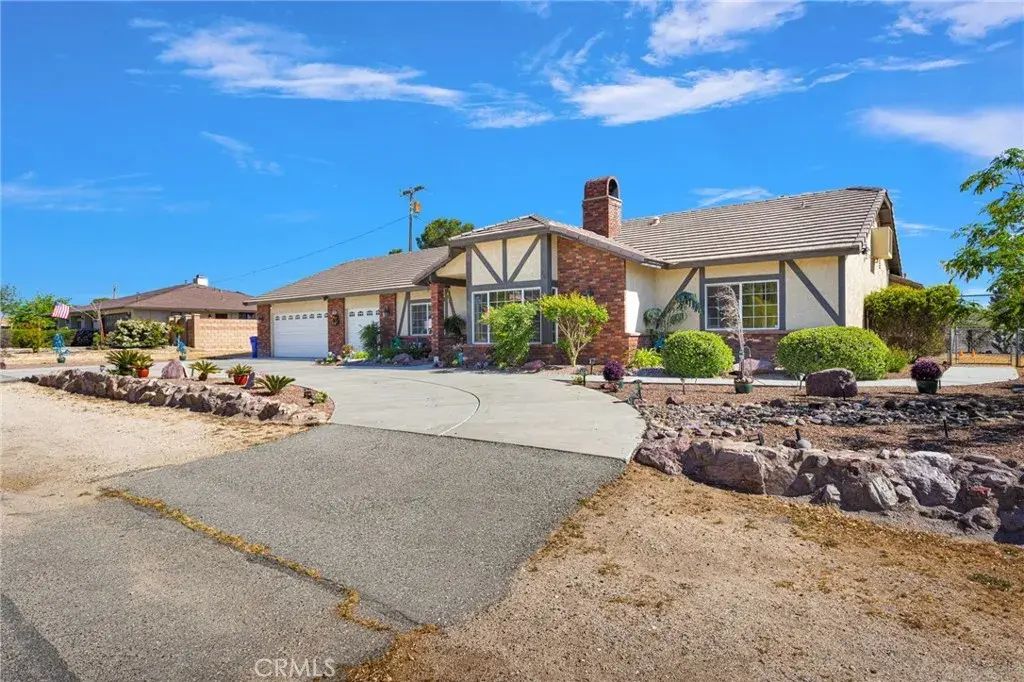 19985 Red Feather, Apple Valley