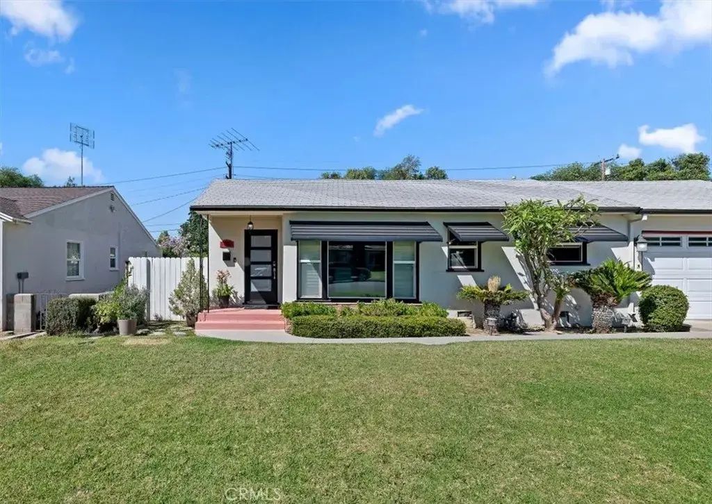 4883 El Molino Avenue, Riverside