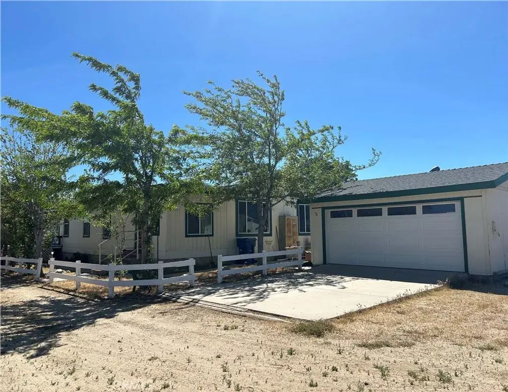 25014 W Avenue C4, Lancaster