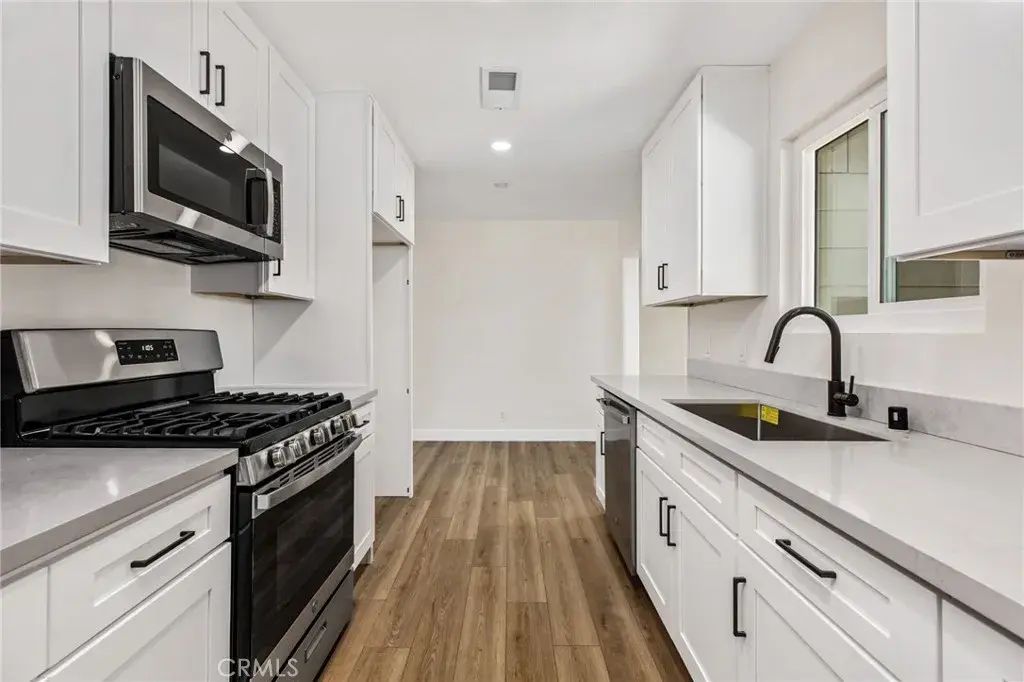 579 W Mayberry Avenue, Hemet