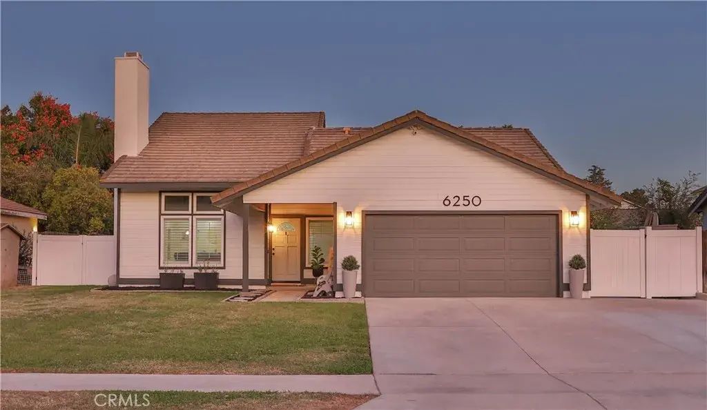 6250 Meadowbrook, Riverside