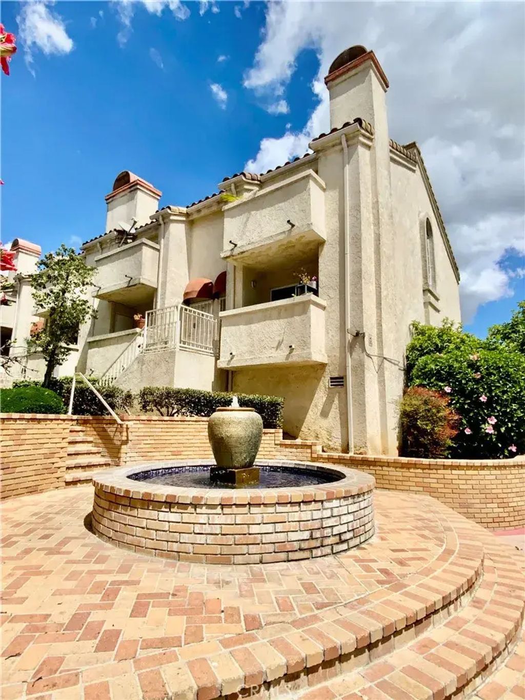 7221 Petrol Street 53, Paramount