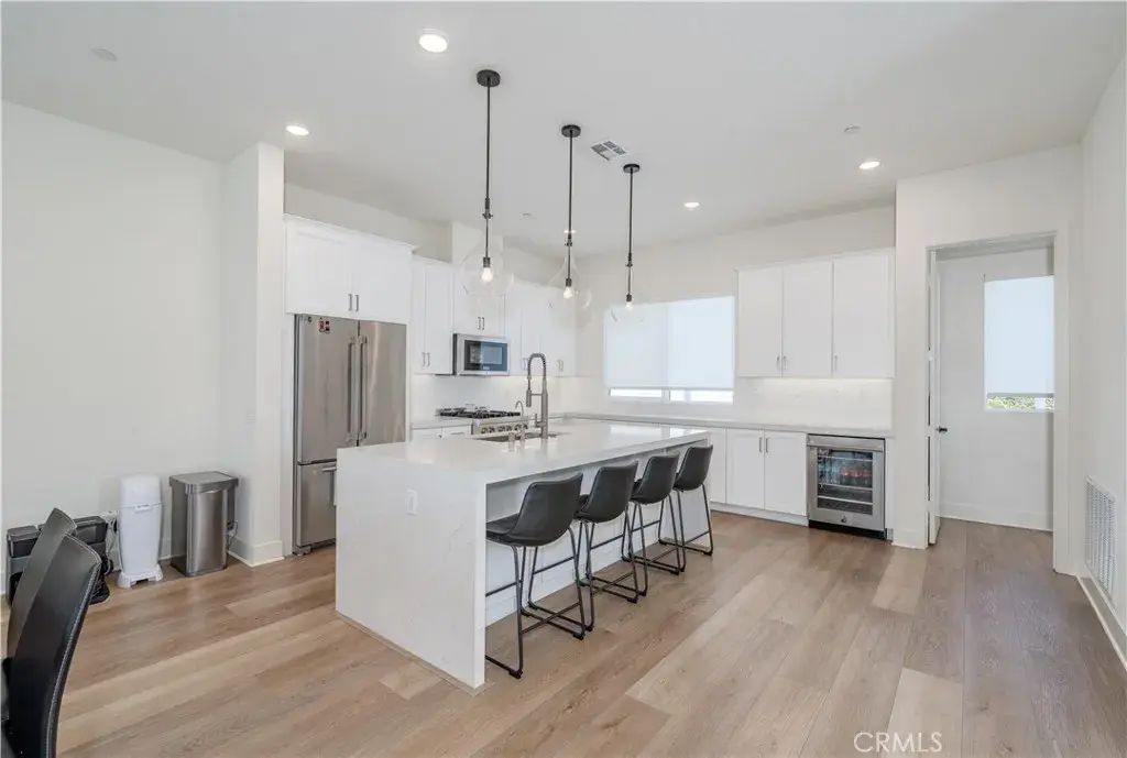 2190 Skylar, Tustin