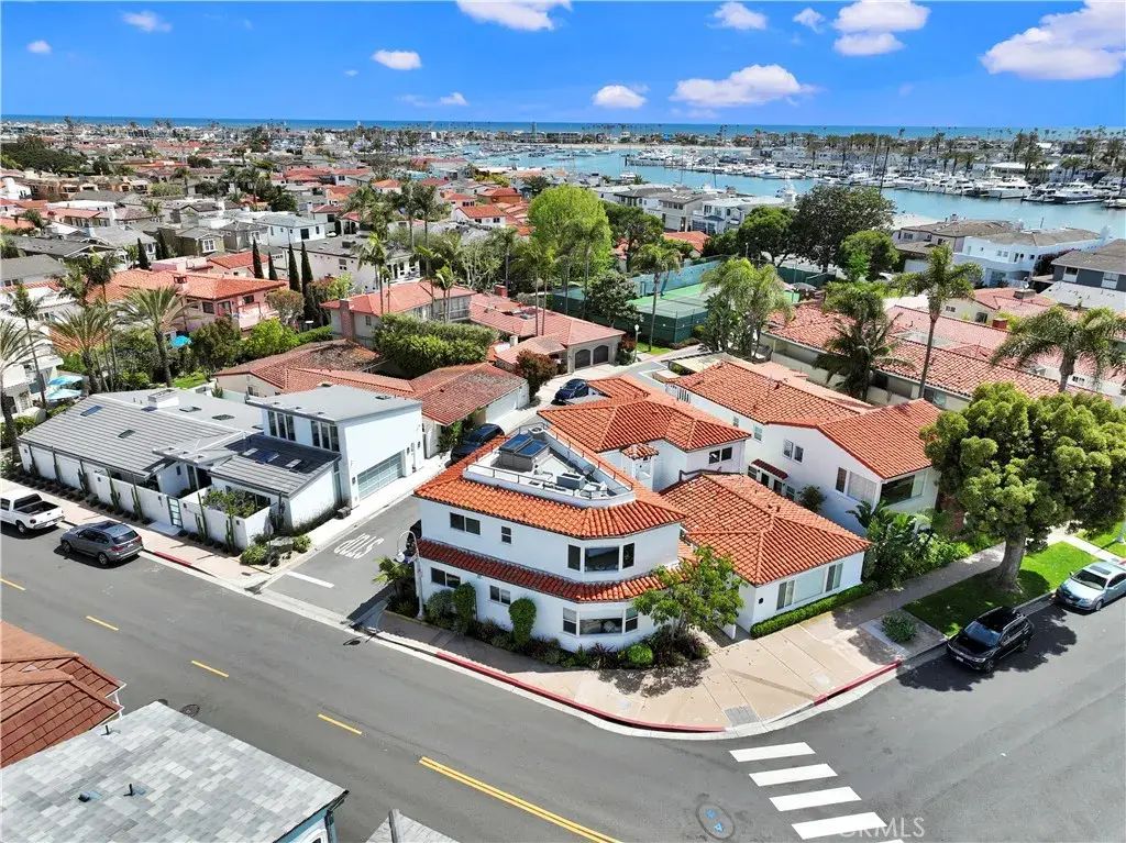 204 Via Antibes 1/2, Newport Beach