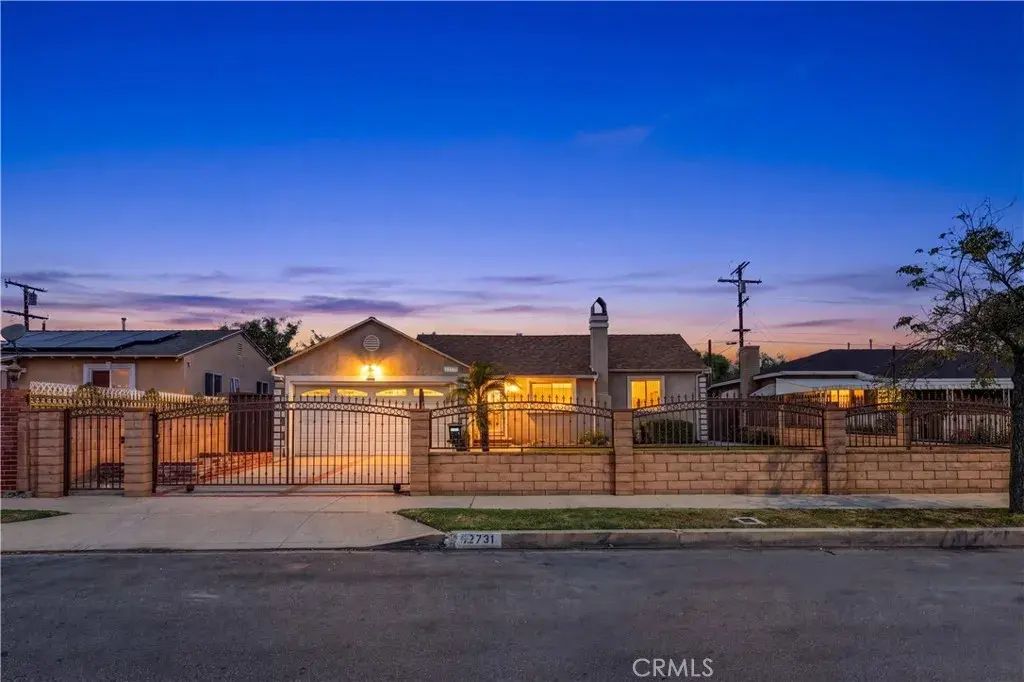12731 Victory, North Hollywood