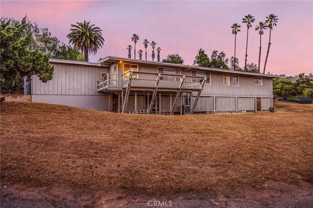2130 E El Norte, Escondido