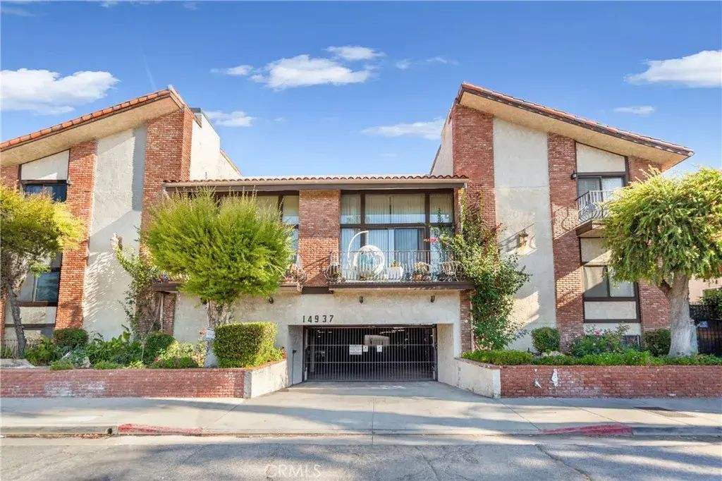 14937 Sherman Way 5, Van Nuys