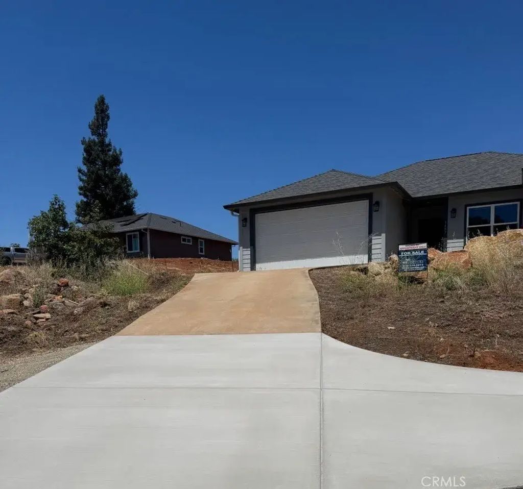 1457 Leafy Lane, Paradise