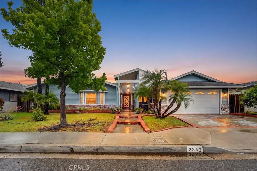 2842 Velasco, Costa Mesa