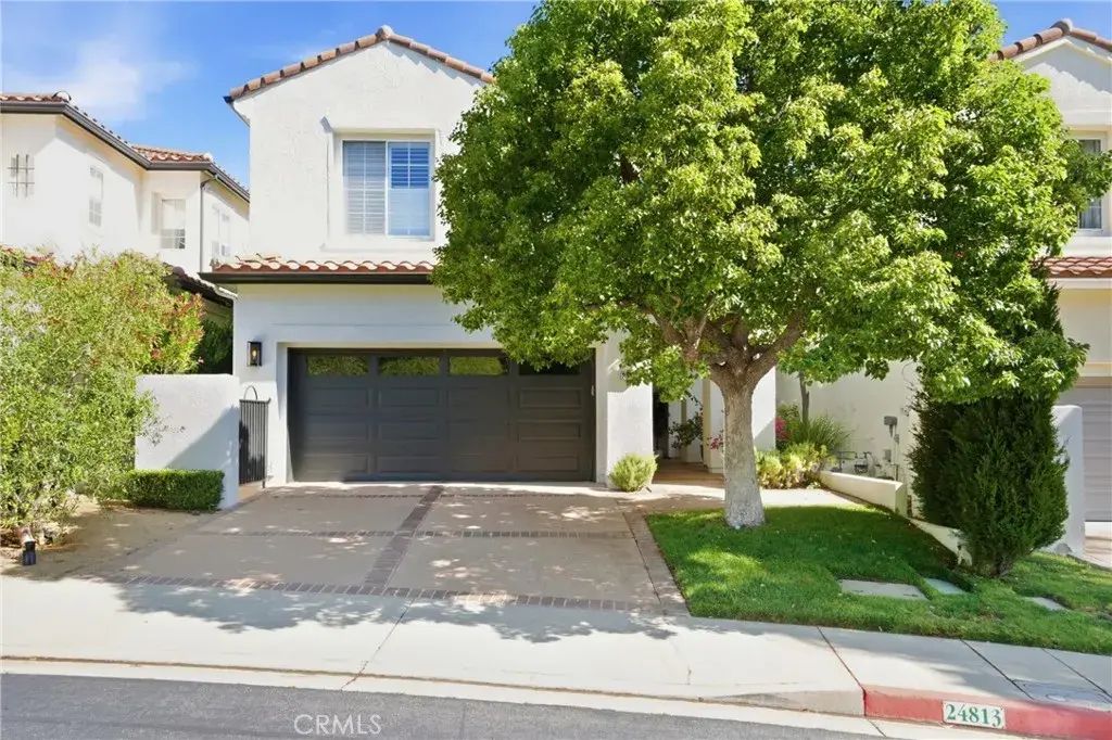 24813 Calle Cedro, Calabasas