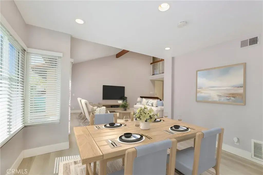 4 Harrisburg, Irvine